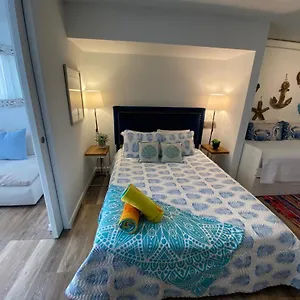 Kasa Ocean Breeze - Beachfront Pool Apartment San Juan